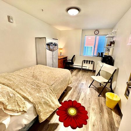 Micro Studio Apartment 10 Minutes Walk To University Of Washington Seattle Extérieur photo