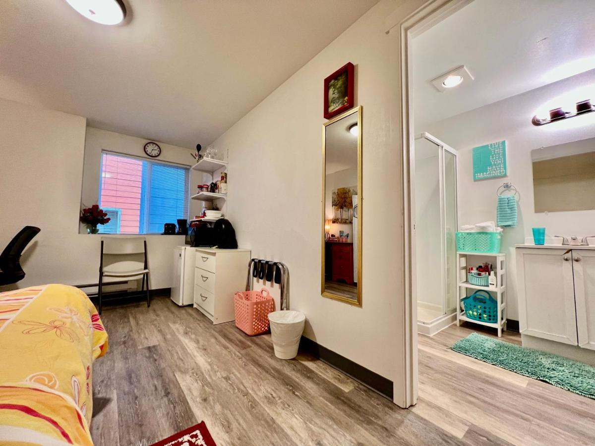 Micro Studio Apartment 10 Minutes Walk To University Of Washington Seattle Extérieur photo